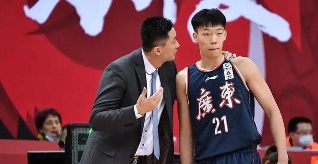 鸭子vs东北男篮视频直播，一场非典型对决背后的流量密码与地域文化碰撞