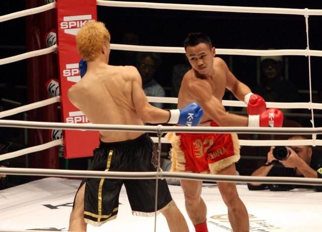 武打明星vs拳王视频直播，这年头，谁更扛揍？